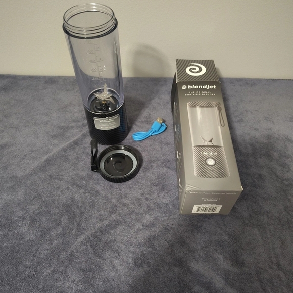BlendJet Portable Blender in Black - Picture 4 of 9